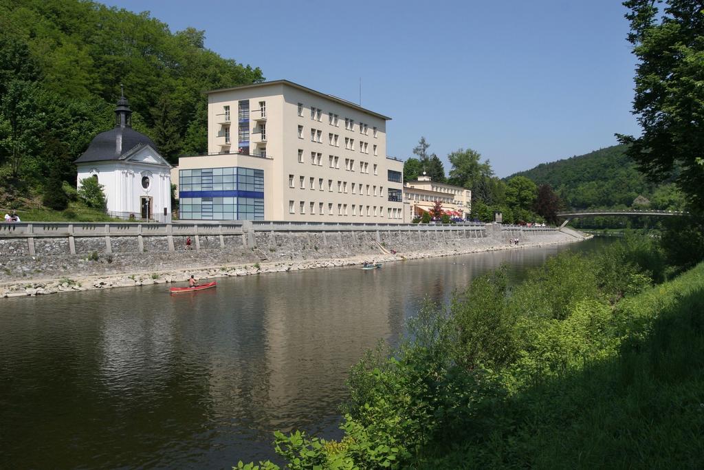 Hotel Cementar Hranice  Exteriör bild