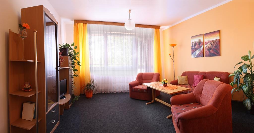 Hotel Cementar Hranice  Exteriör bild