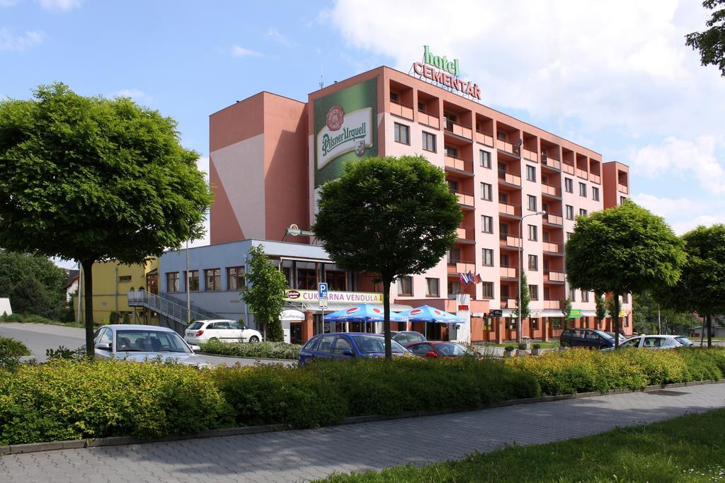 Hotel Cementar Hranice  Exteriör bild