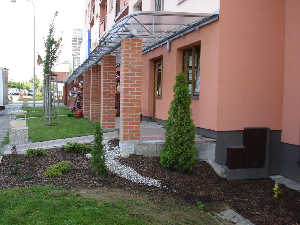 Hotel Cementar Hranice  Exteriör bild